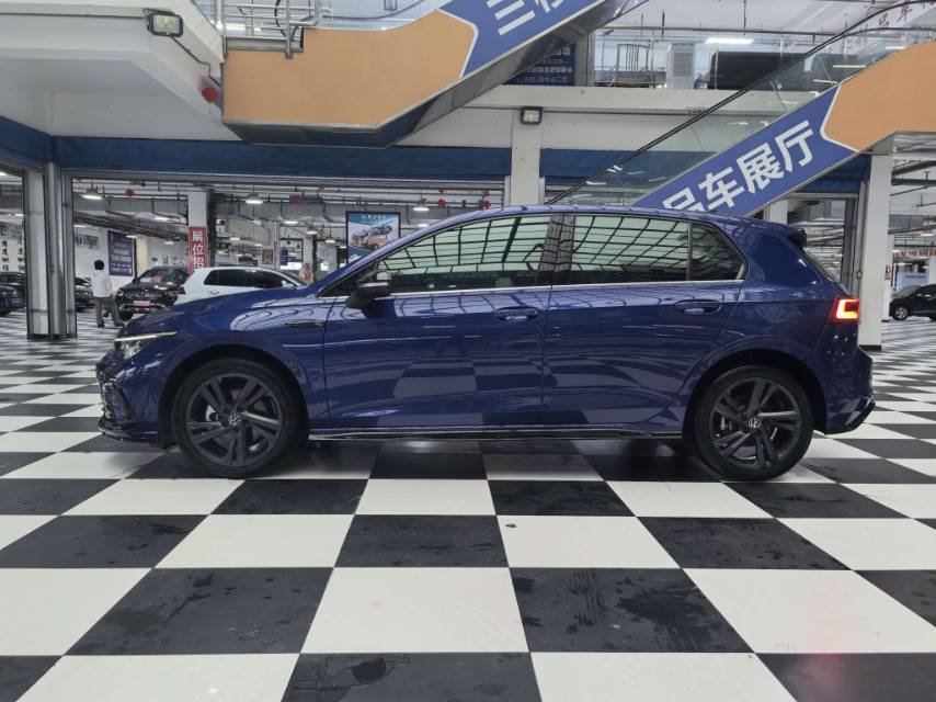 Volkswagen Golf 2021 car image #10