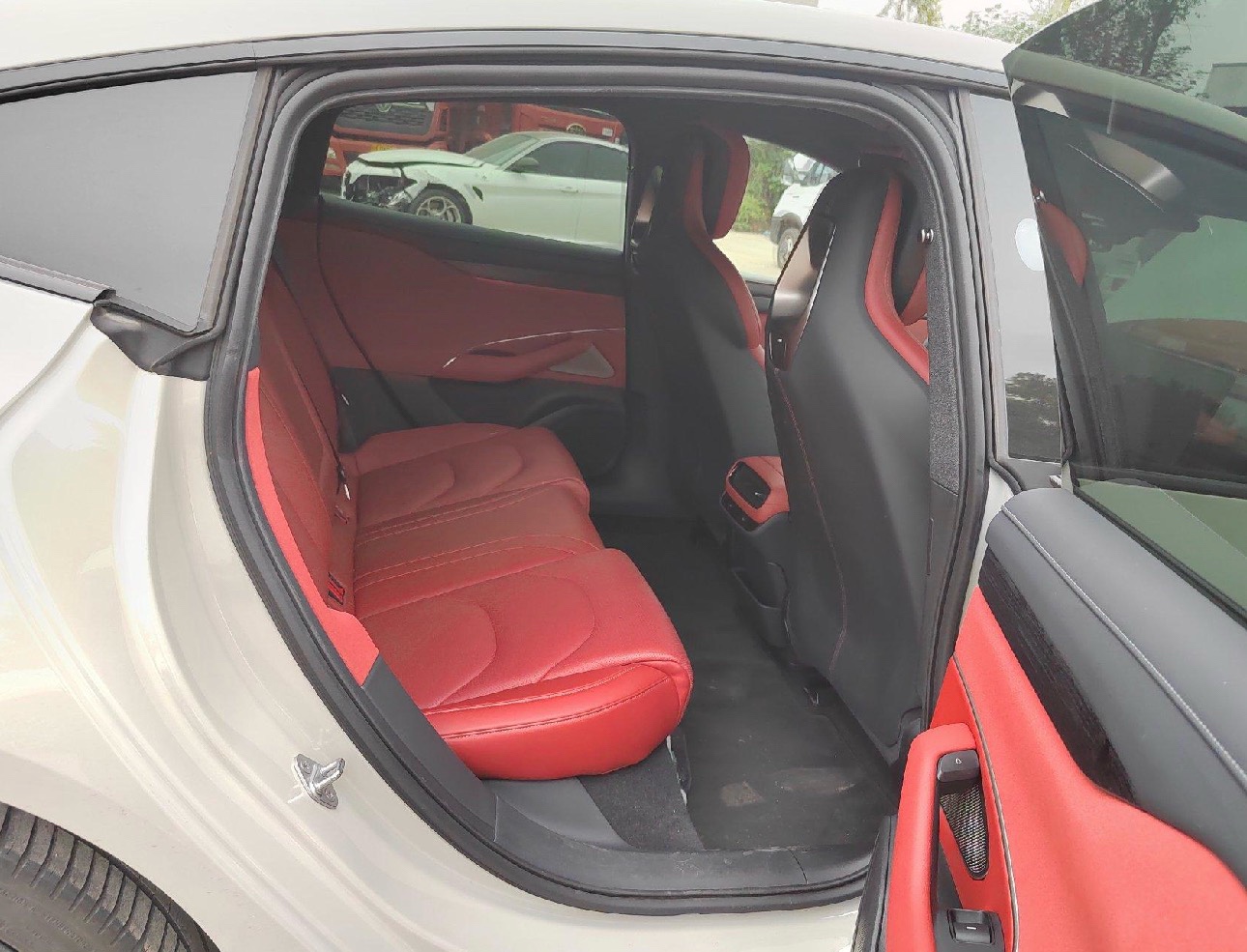 MI SU7 2025 car image #6