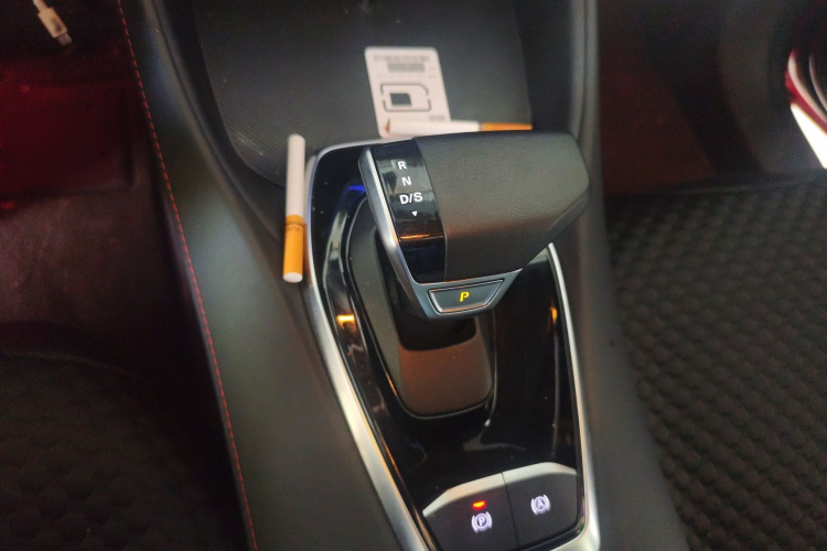 MG 5 2024 imagen de coche #18