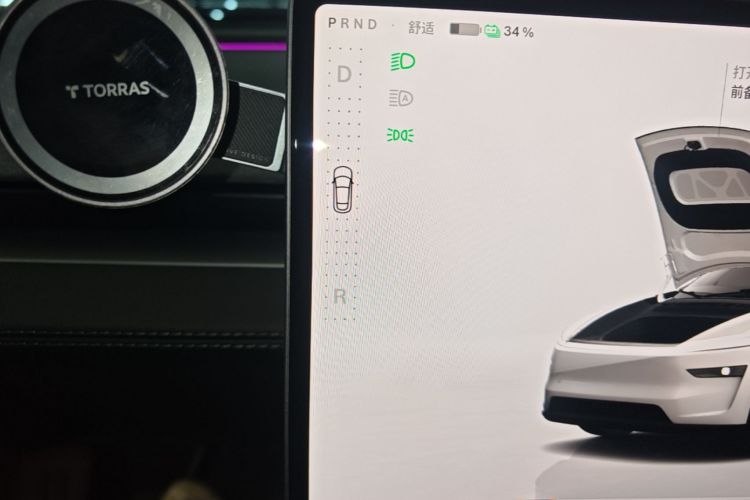 Tesla Model Y 2025 #14 Tesla Model Y 2025 immagine di auto #14