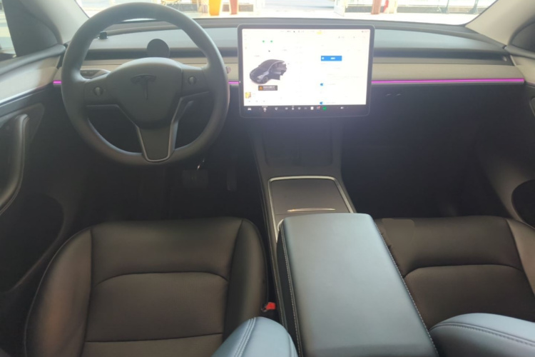 Tesla Model Y 2024 #10 Tesla Model Y 2024 car image #10