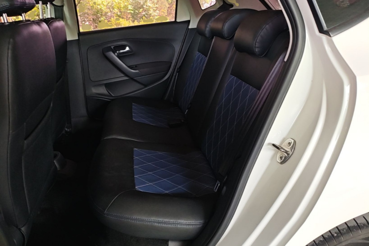 Volkswagen Polo 2016 car image #17