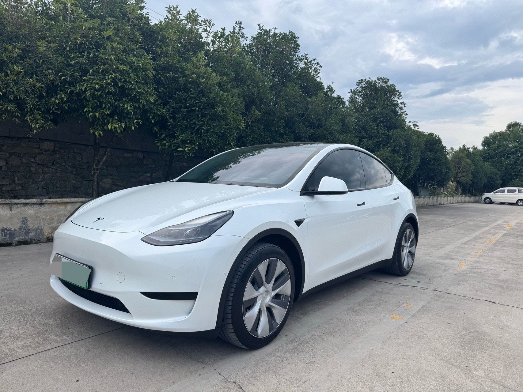 Tesla Model Y 2022 Tesla Model Y 2022 car image