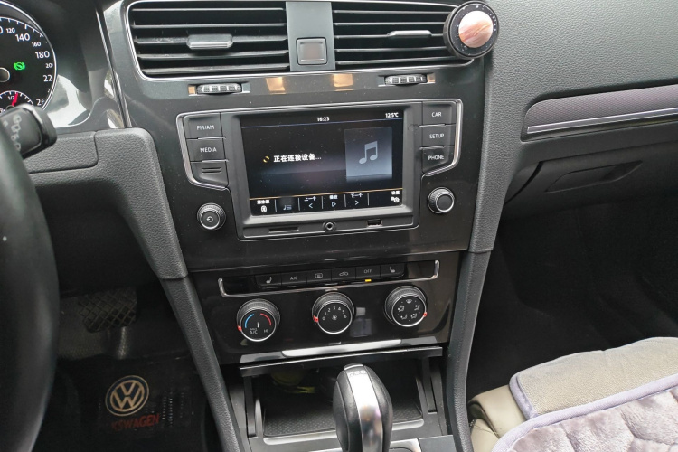 Volkswagen Golf 2017 #17 Volkswagen Golf 2017 car image #17