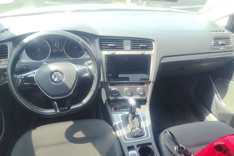 Volkswagen Golf 2015 car image #11