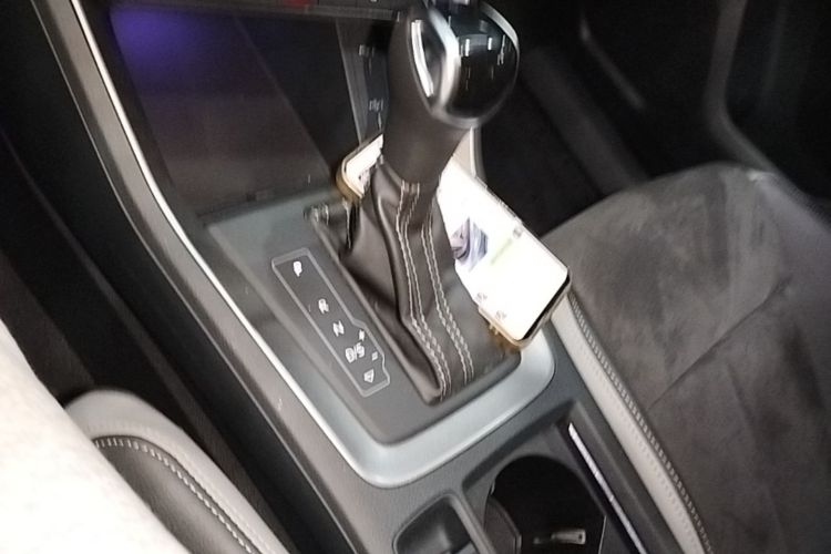 Audi Q3 2022 car image #18