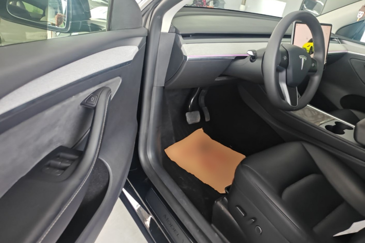Tesla Model Y 2023 #16 Tesla Model Y 2023 car image #16
