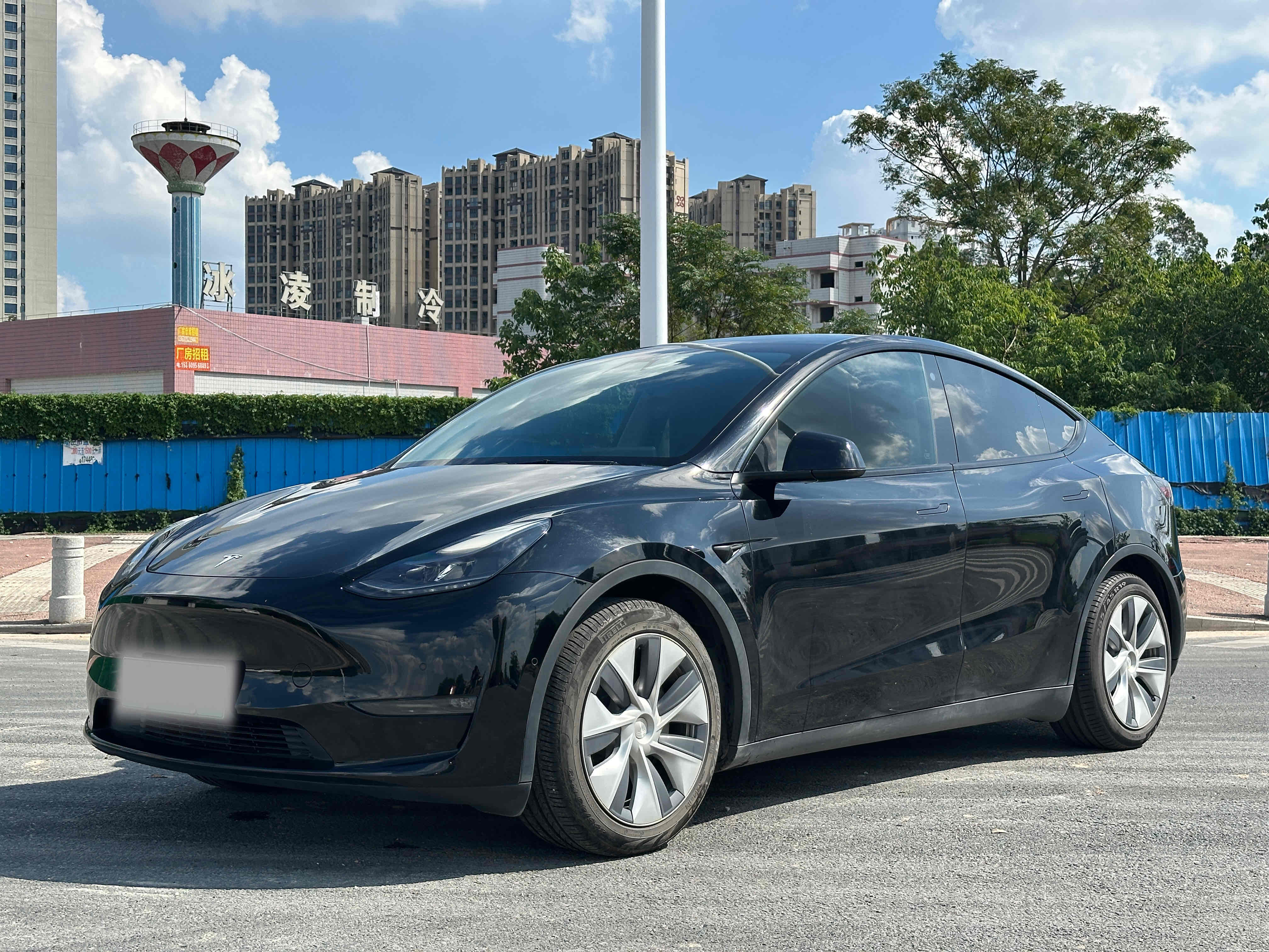 Tesla Model Y 2021 Tesla Model Y 2021 car image