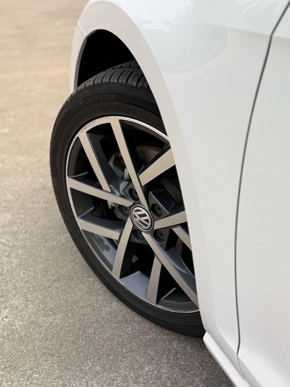 Volkswagen Golf 2020 car image #8