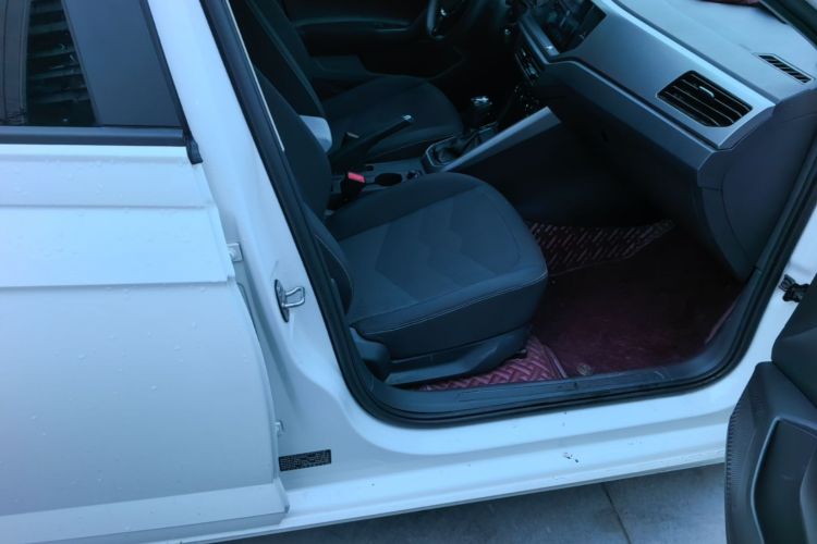 Volkswagen Polo 2021 car image #24