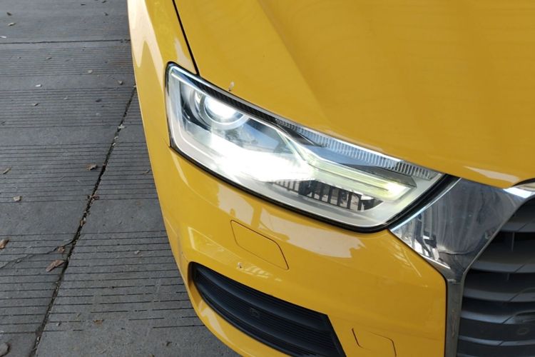 Audi Q3 2016 car image #8