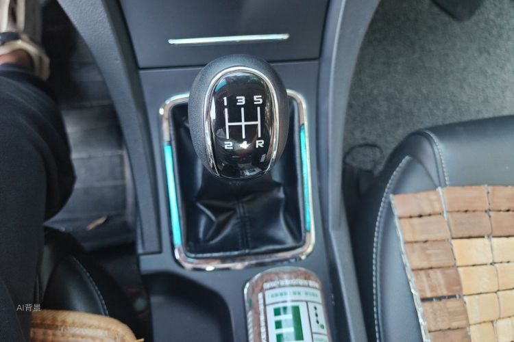 GEELY Emgrand 2016 car image #16
