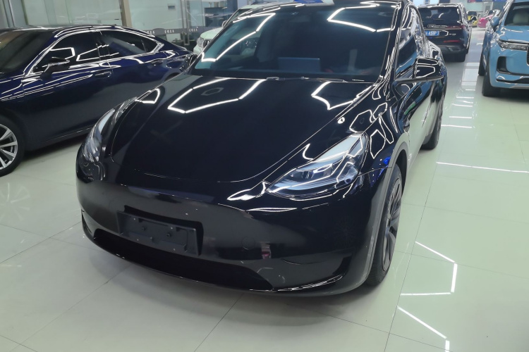 Tesla Model Y 2023 #2 Tesla Model Y 2023 car image #2