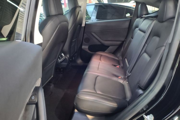 Tesla Model Y 2021 car image #17