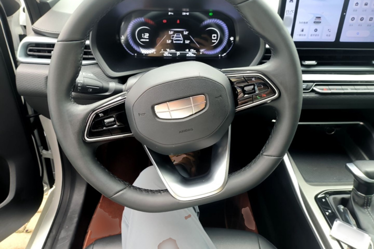 GEELY Emgrand 2025 car image #10