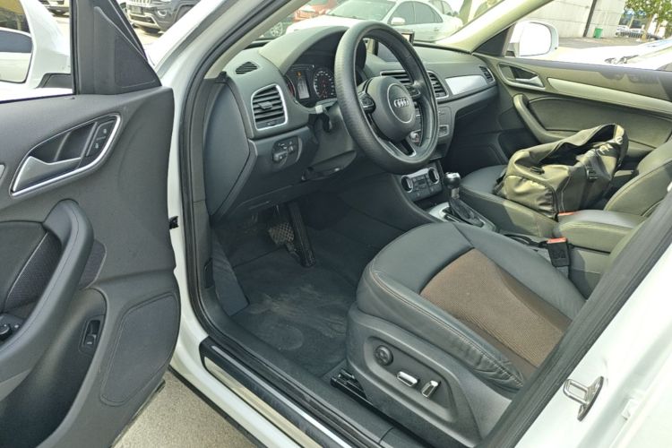 Audi Q3 2017 #16 Audi Q3 2017 car image #16