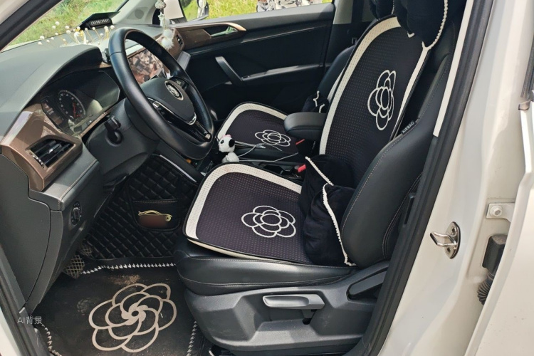 Volkswagen Tharu 2020 car image #17