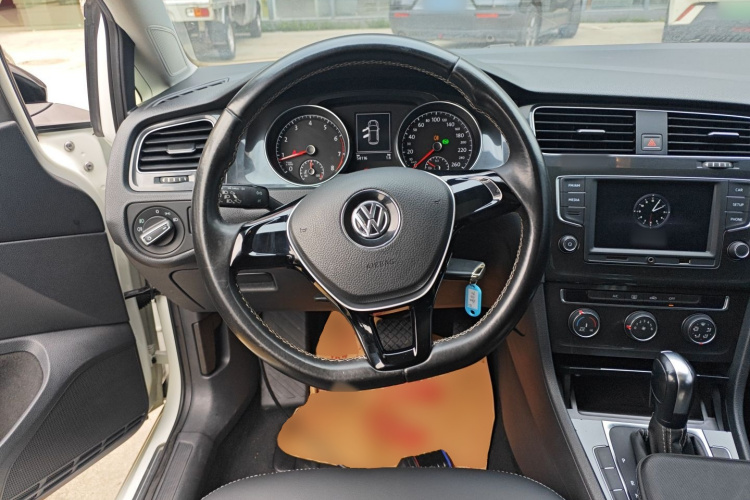 Volkswagen Golf 2017 imagen de coche #11