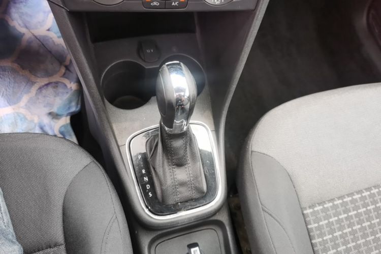Volkswagen Polo 2018 car image #14
