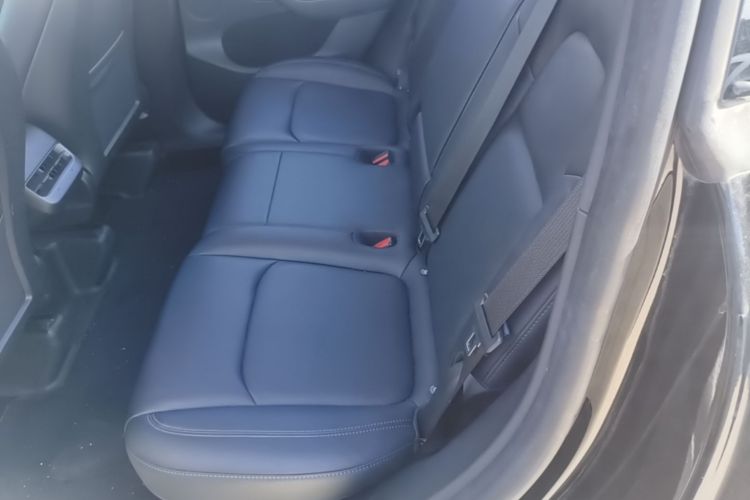 Tesla Model Y 2022 immagine di auto #17