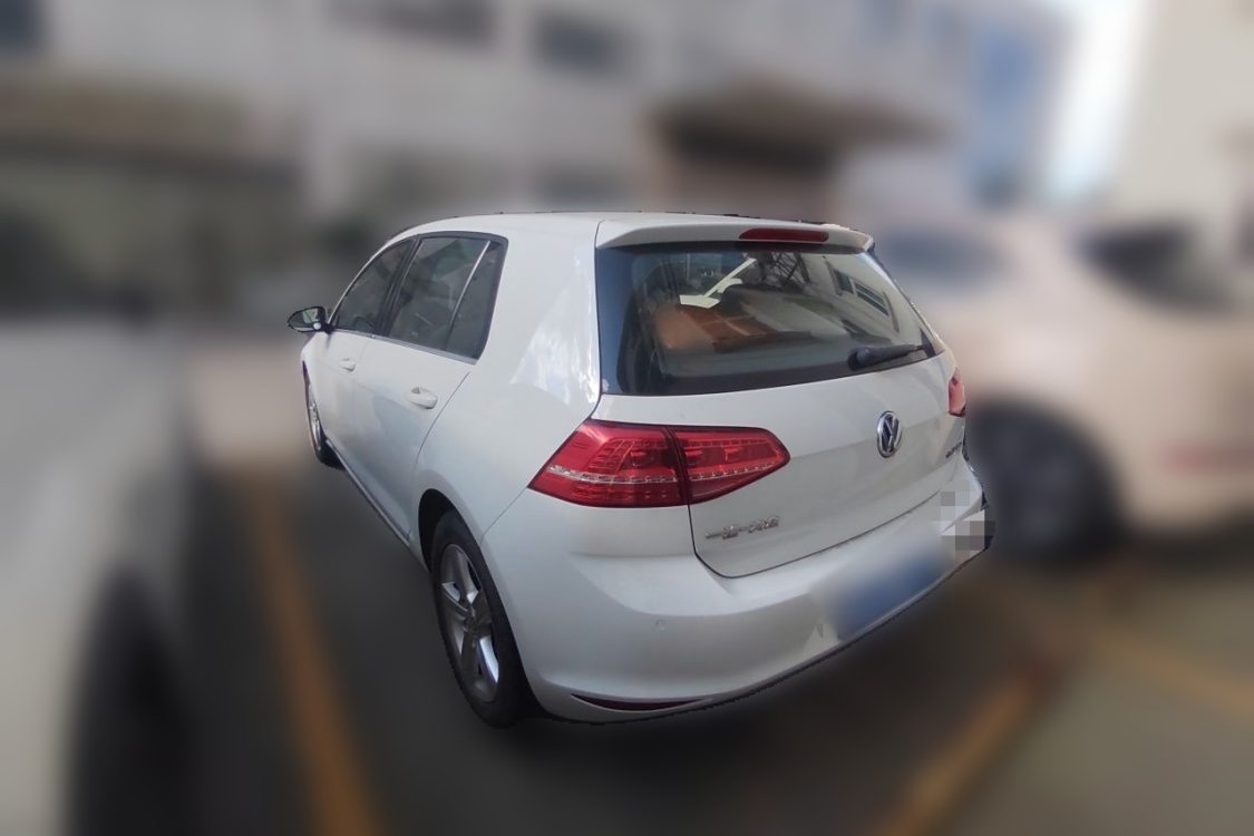 Volkswagen Golf 2015 car image #3
