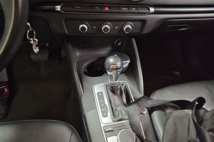 Audi A3 2020 car image #14