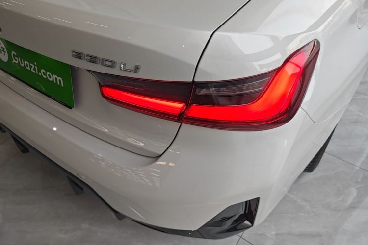BMW 3 Series 2025 #8 BMW 3 Series 2025 car image #8
