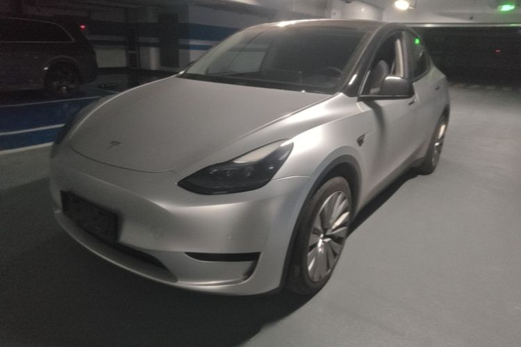 Tesla Model Y 2023 immagine di auto #2