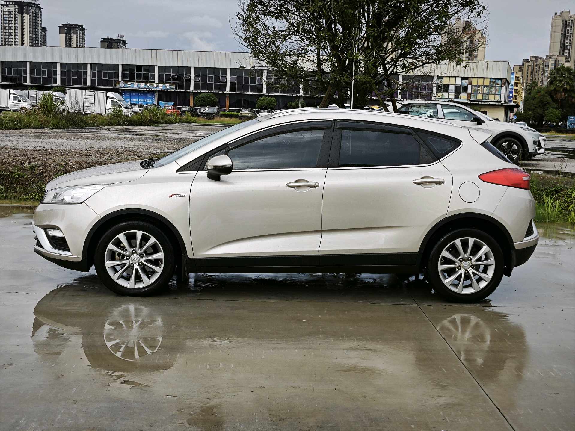 GEELY Emgrand GS 2017 car image #4