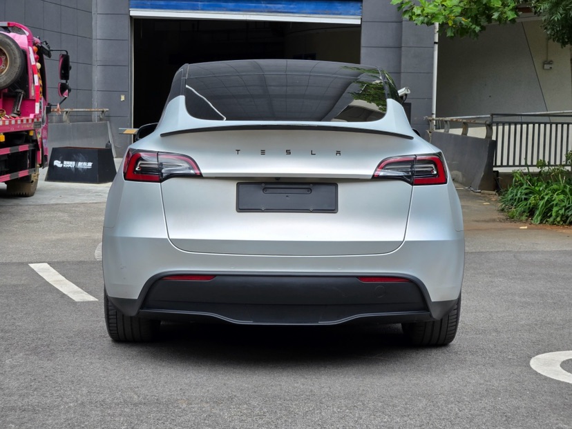 Tesla Model Y 2021 #6 Tesla Model Y 2021 car image #6