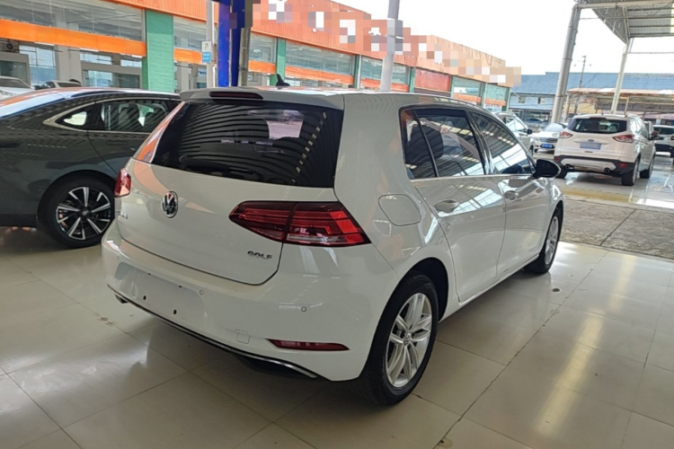 Volkswagen Golf 2020 car image #7