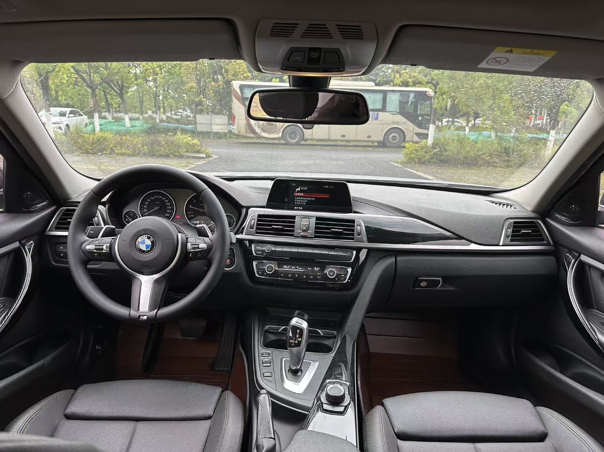 BMW 3 Series 2018 car image #4