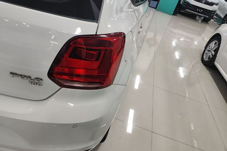 Volkswagen Polo 2018 car image #8