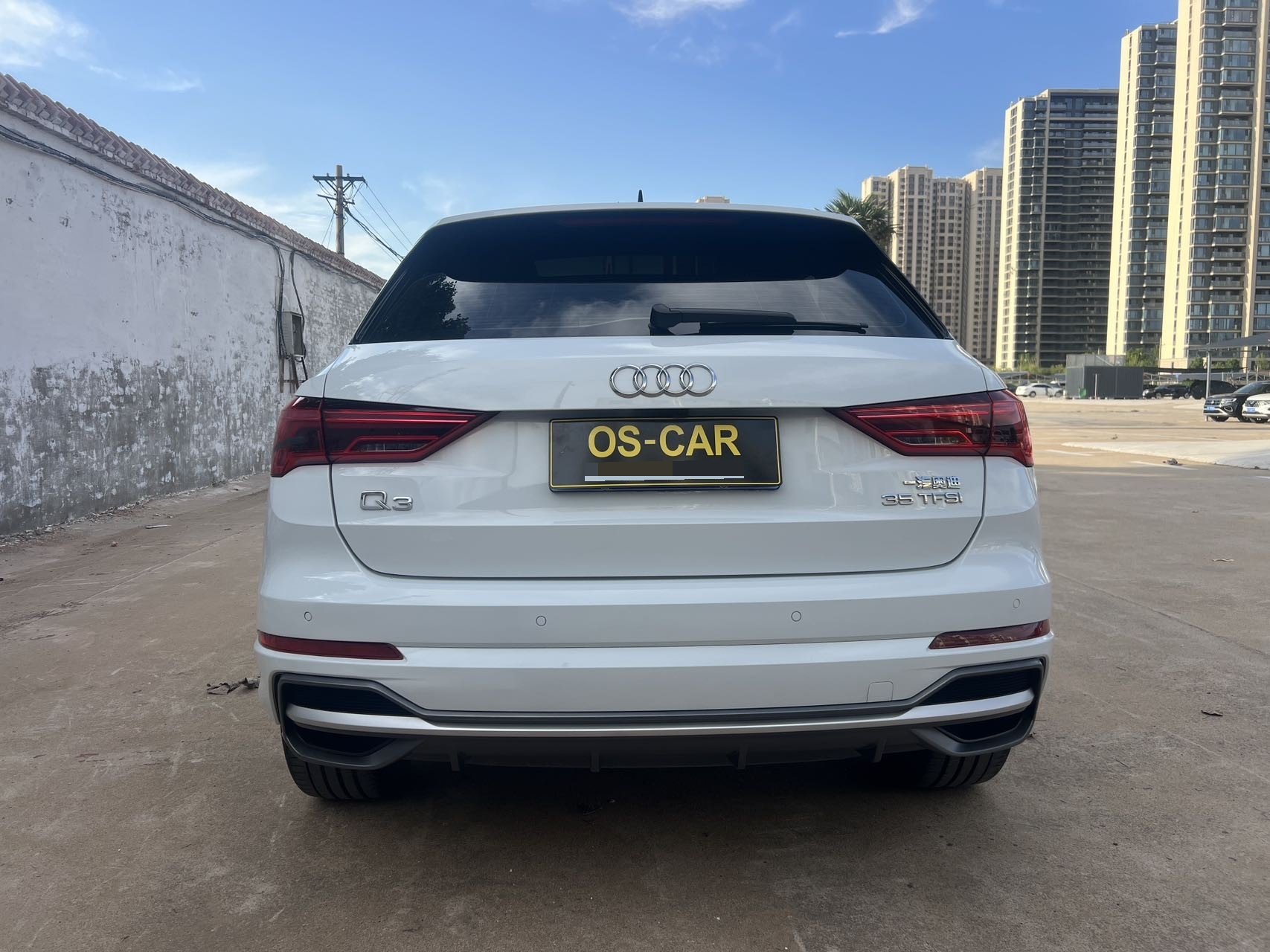 Audi Q3 2023 car image #8