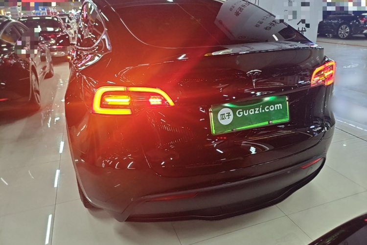 Tesla Model Y 2022 #4 Tesla Model Y 2022 car image #4