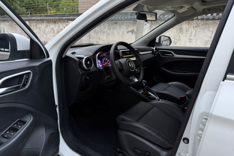 MG ZS 2018 #15 MG ZS 2018 car image #15