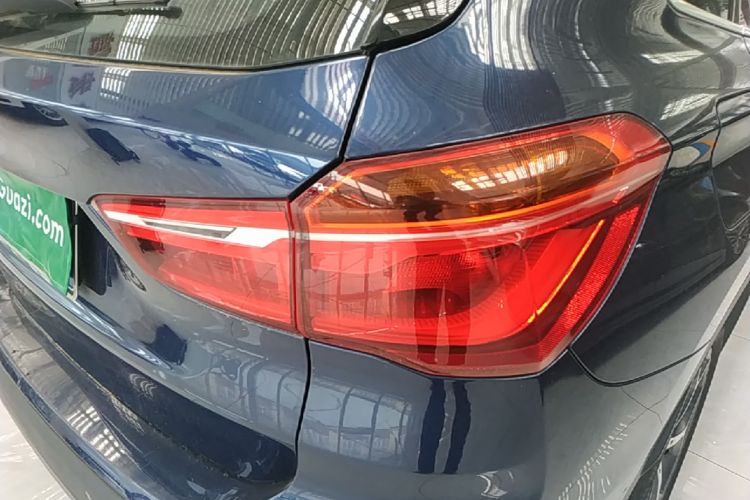 BMW X1 2019 car image #8