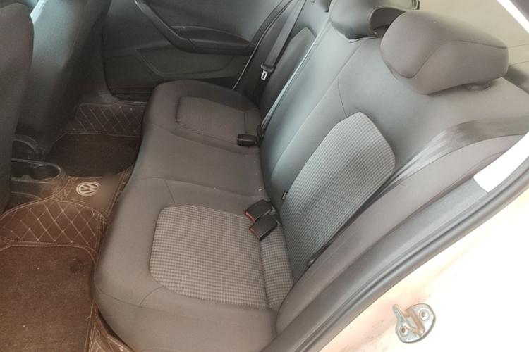 Volkswagen Santana 2019 صورة سيارة #17