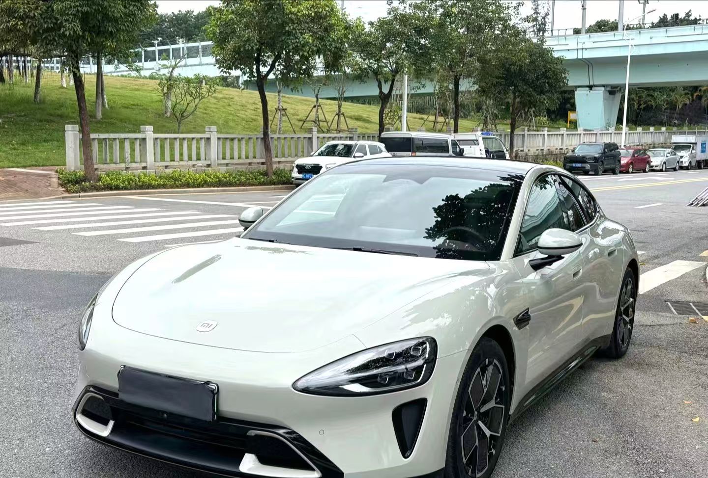 MI SU7 2025 car image 