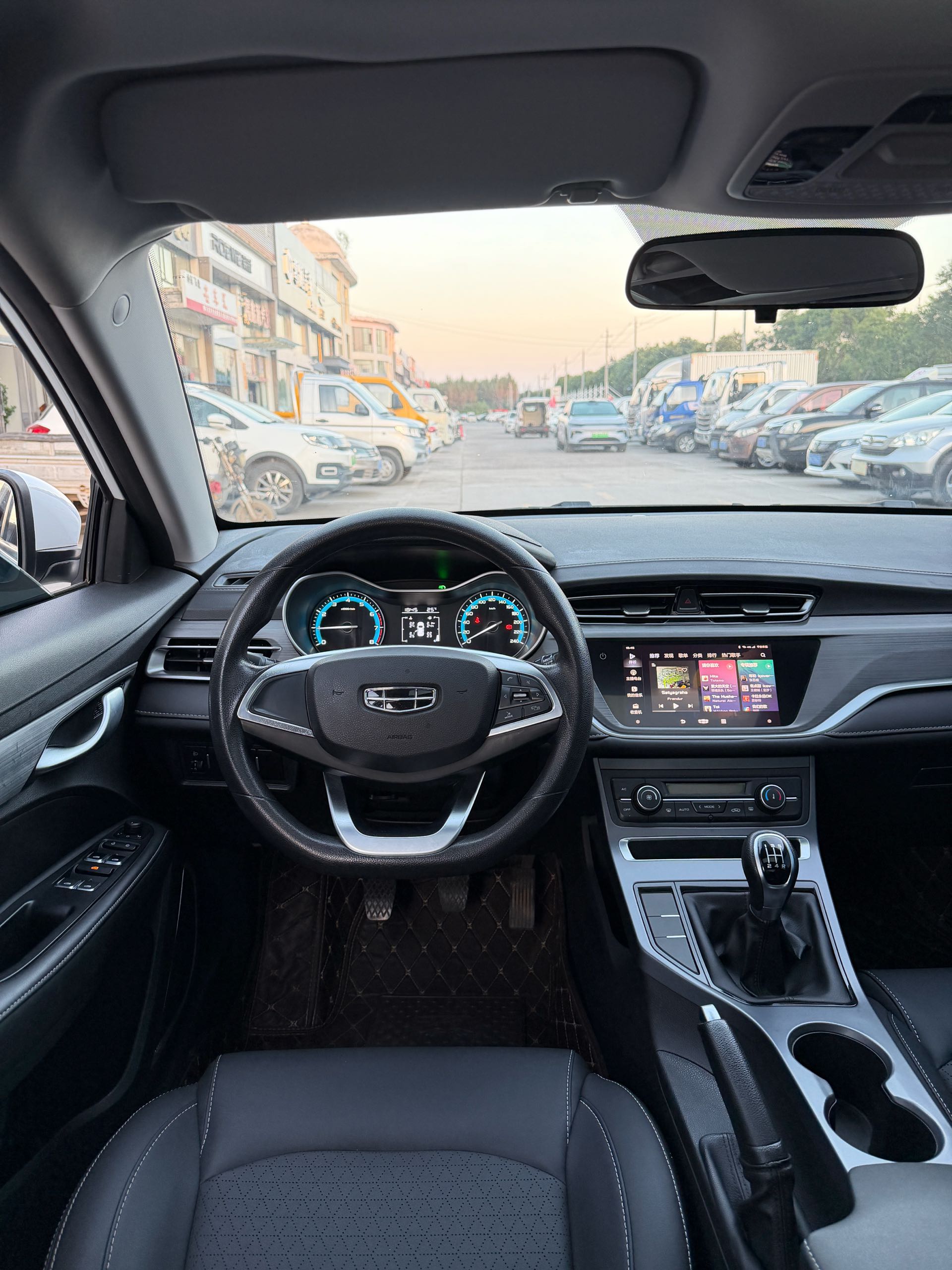 GEELY Emgrand 2020 #2 GEELY Emgrand 2020 car image #2