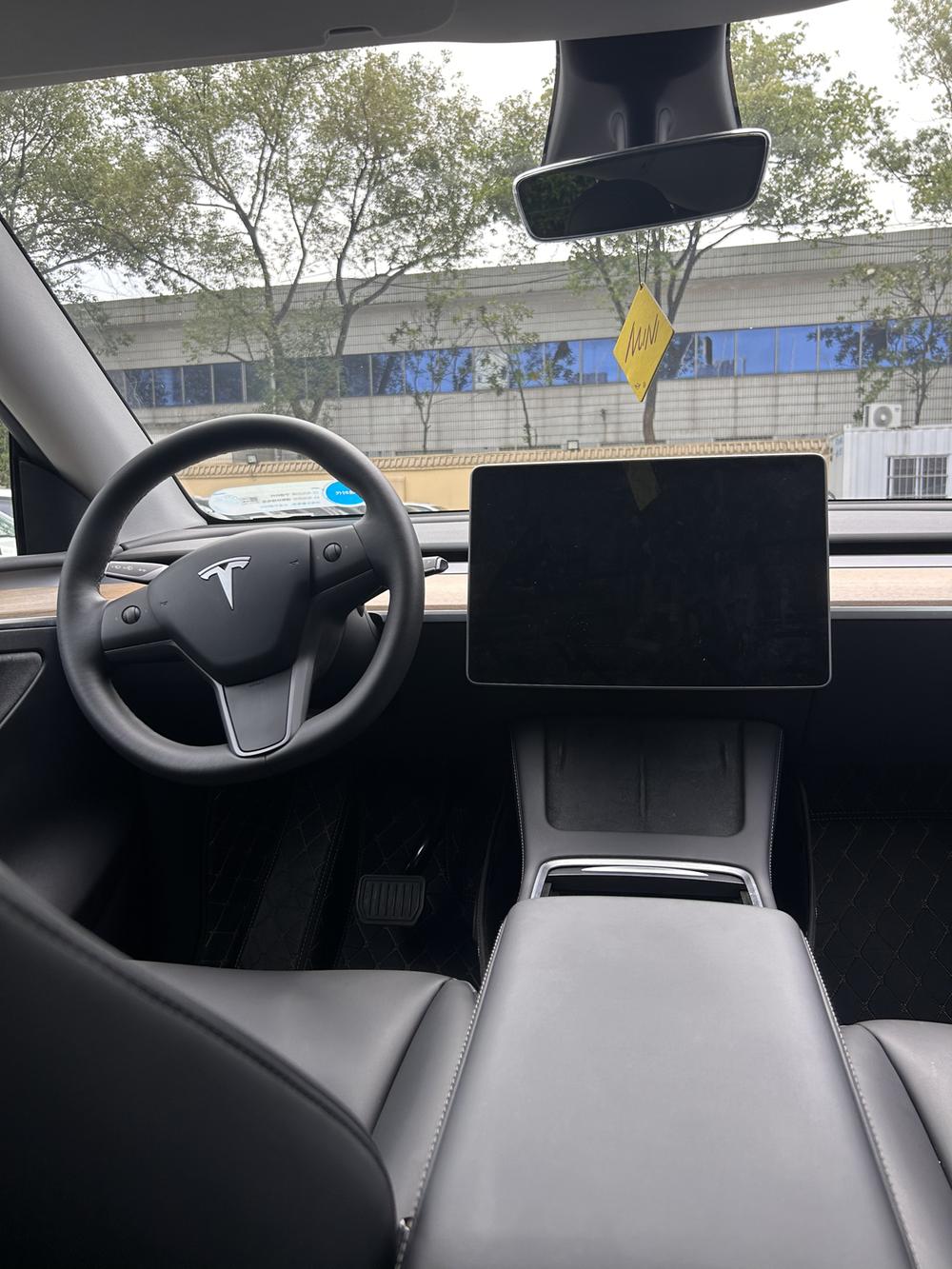 Tesla Model Y 2022 #10 Tesla Model Y 2022 car image #10