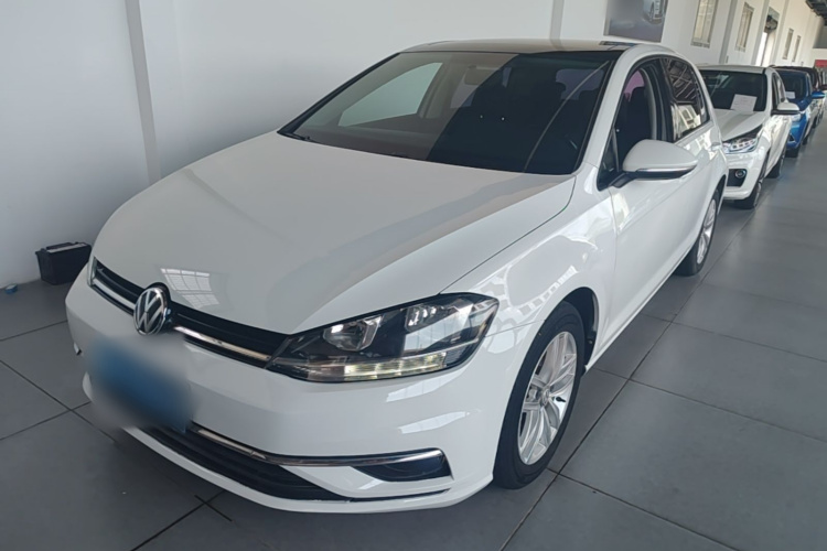 Volkswagen Golf 2018 car image #2