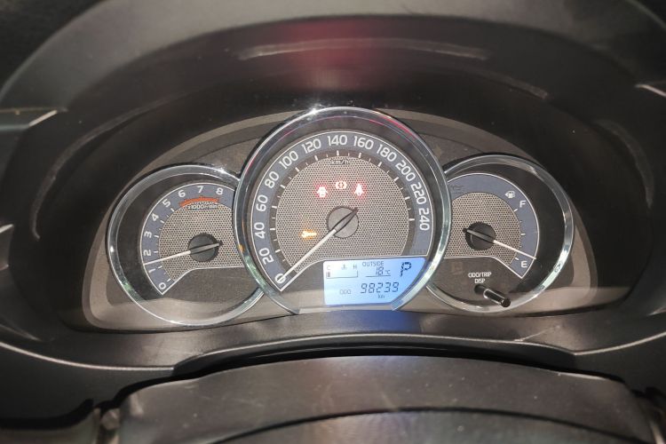 Toyota Corolla 2017 immagine di auto #12