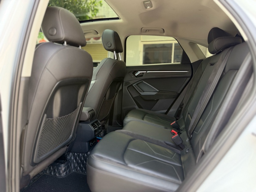 Audi Q3 2023 car image #7