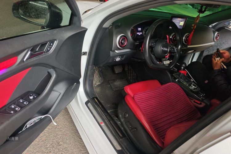 Audi A3 2018 car image #18