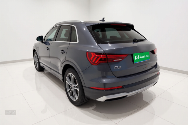Audi Q3 2020 car image #5