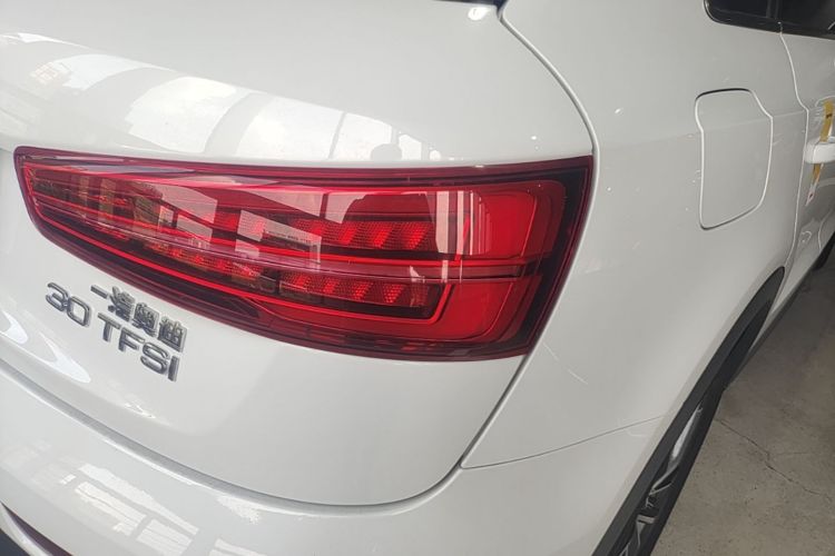 Audi Q3 2018 #8 Audi Q3 2018 car image #8