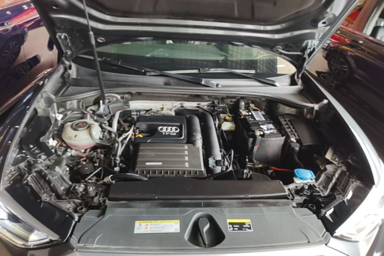 Audi Q3 2020 car image #22