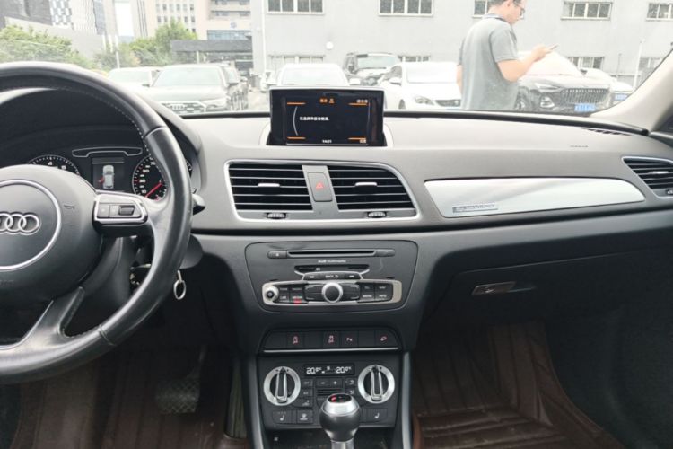 Audi Q3 2014 #13 Audi Q3 2014 car image #13