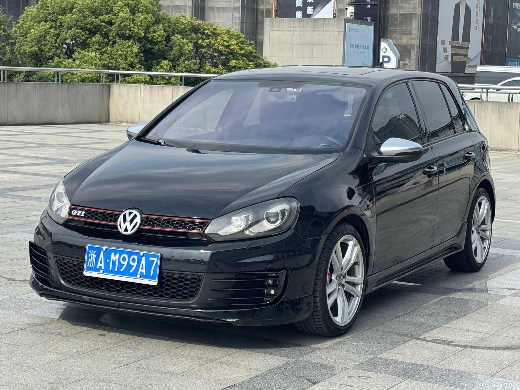 Volkswagen GolfGTI 2013 Volkswagen GolfGTI 2013 car image